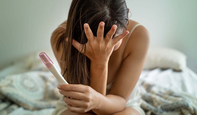 19-ročná panna tvrdí, že jej tehotenstvo má na svedomí zlý duch