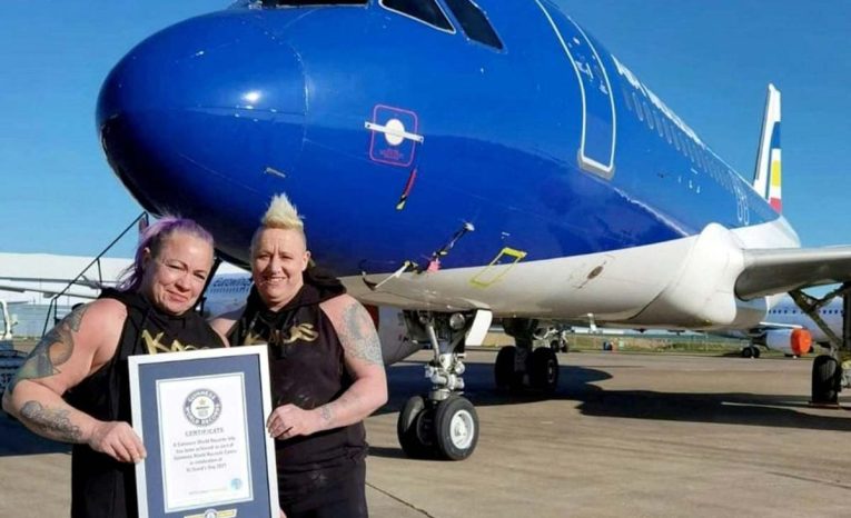 Britky prekonali rekord vo váhe na mŕtvom ťahu, chceli tým podporiť aj LGBTI komunitu