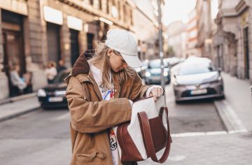 Letuška radí, akému oblečeniu sa určite treba vyvarovať počas cesty lietadlom