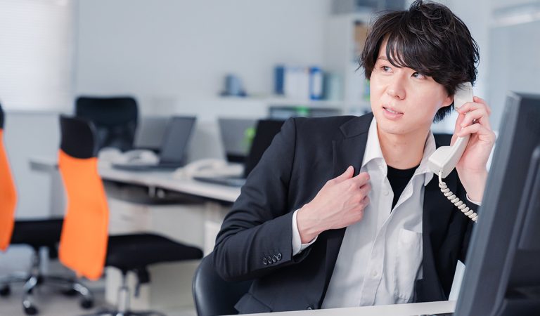 Zamestnanci si v Japonsku najímajú agentov, aby im pomohli podať výpoveď