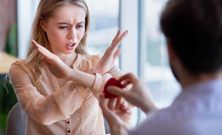 Ľudia sa podelili o najbizarnejšie spôsoby, akými sa s nimi niekto pokúšal flirtovať