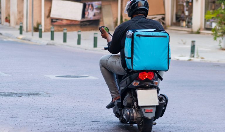 Slovenskí kuriéri budú mať problém. Žiadne autá, bicykle a kolobežky, nahradia ich takíto roboti