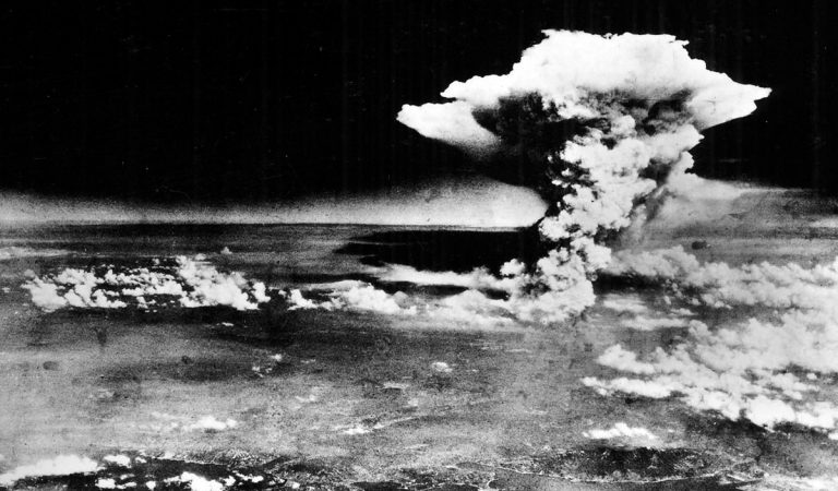Slovákov uchvátil film Oppenheimer. Takto vyzerajú skutočné zábery výbuchov atómových bômb v Japonsku