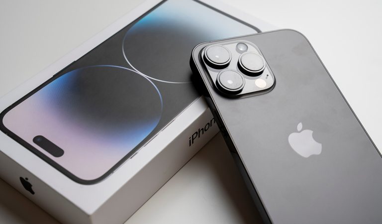 Tomu sa povie rodičia roka. Predali batoľa, aby mali na nový iPhone a mohli točiť storky