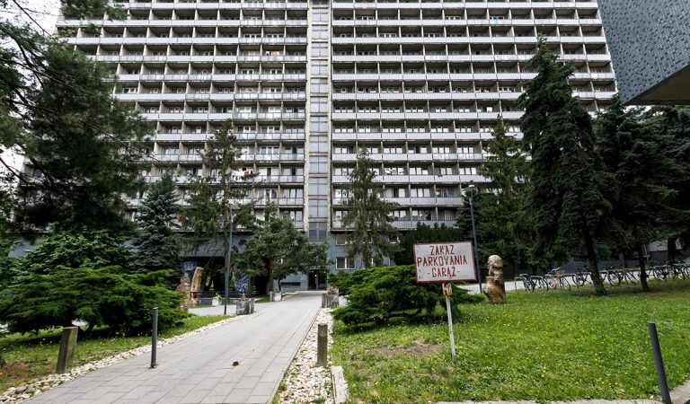 Slovenskí študenti sa búria. Internáty zaviedli absurdný poplatok, toto si o ňom myslia
