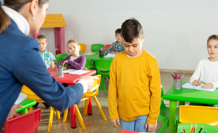 Žiaci sa podelili o príhody s neférovými učiteľmi, na ktorých majú dodnes ťažké srdce