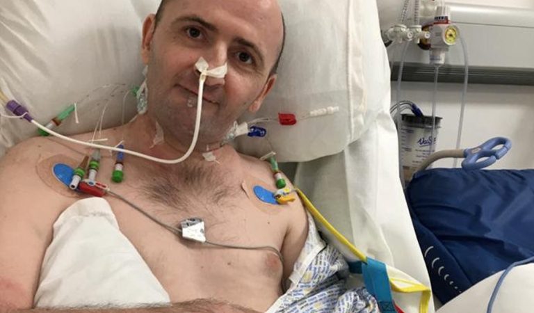 Muž si po prebudení z kómy myslel, že je milionár. Čakal na návštevu Rihanny