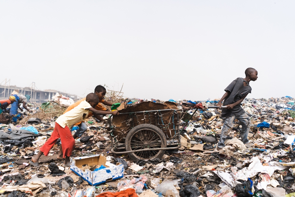 Afrika, fast fashion, rýchla móda, oblečenie, dopad módy na životné prostredie