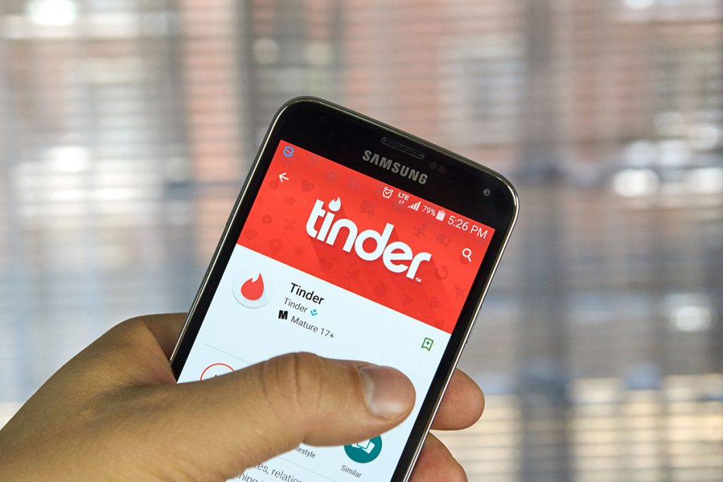 Tinder získa nové funkcie poháňané umelou inteligenciou. Na čo budú slúžiť?