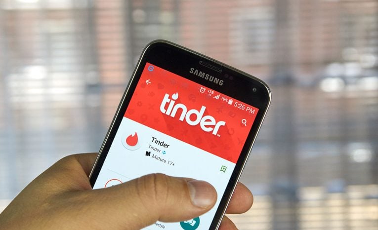 Tinder získa nové funkcie poháňané umelou inteligenciou. Na čo budú slúžiť?