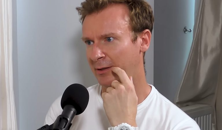 Ako vydržia byť herci niekoľko hodín "v pozore"? Režisér filmov pre dospelých prezrádza zákulisné tajomstvá
