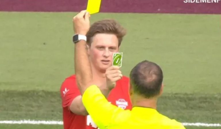 Rozhodca to určite nečakal. Na jeho žltú kartu hráč odpovedal kartou Uno reverse