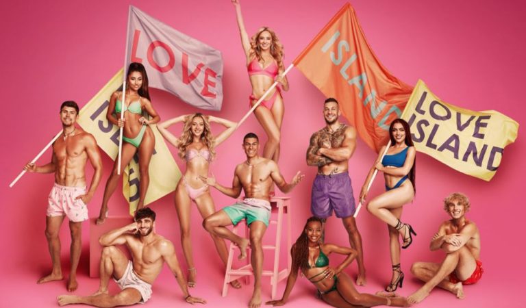 Predčasný koniec Love Islandu? Slnečnú vilu museli evakuovať kvôli požiaru