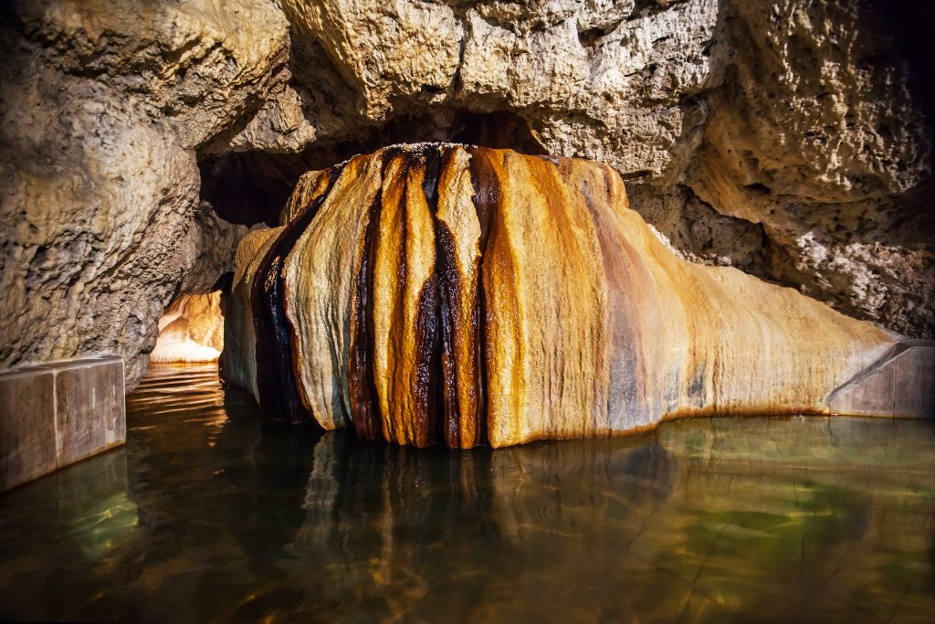 Jedinečné zimné víkendy na Slovensku? Turistiku, lyžovanie či kúpele zažiješ na tomto úchvatnom mieste