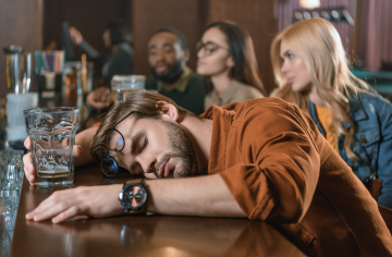 Opica po konzumácii alkoholu vie poriadne potrápiť. Takto jej efektívne predídeš