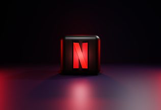 Diváci si predplatné Netflixu s reklamami obľúbili. Streamovací gigant pre nich chystá odmenu