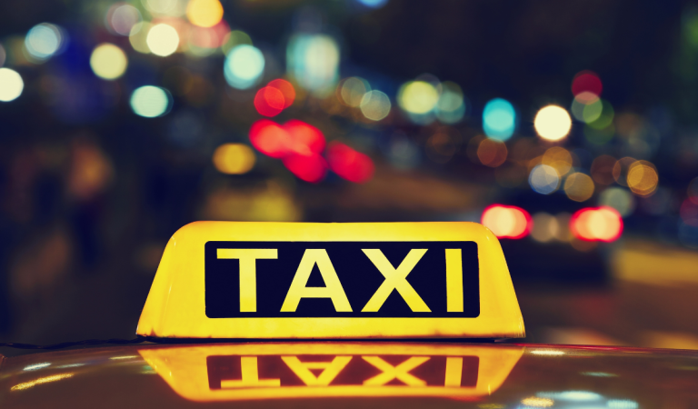 Babička z Galanty naletela taxikárovi. Obral ju o životné úspory, stačila mu na to jedna veta
