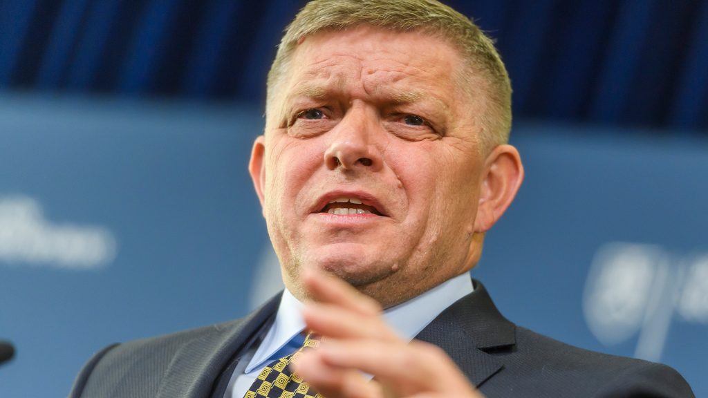 Robert Fico bol zaradený na zoznam "tuctu špinavcov" webu Politico