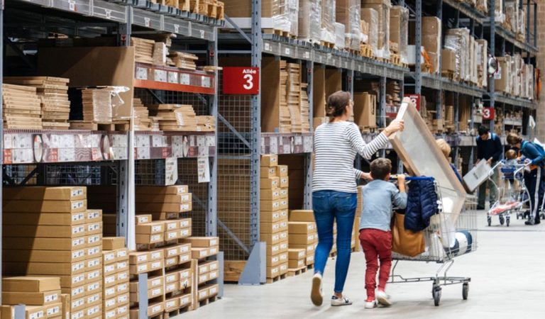 IKEA sťahuje z predaja nabíjačku