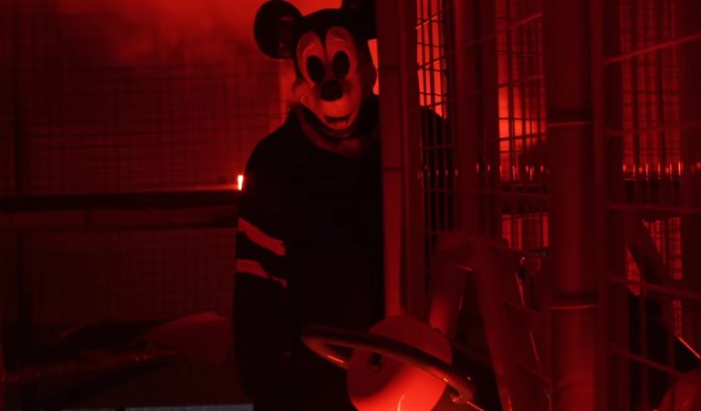Bizarná hororová novinka nám predstaví vraždiaceho Mickey Mousa
