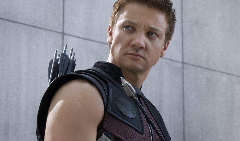 Jeremy Renner sa po roku od vážnej nehody vracia k herectvu