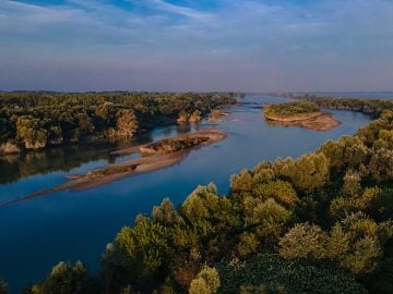 Slováci museli kvôli nim opustiť svoje domovy. Aký je príbeh slovenských ostrovov?