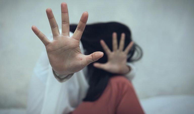 imigranti znásilnili dievča