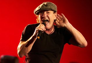 AC/DC pobláznili Slovákov, v poradí na lístky ich čakajú tisíce. Takéto sú ceny na koncert