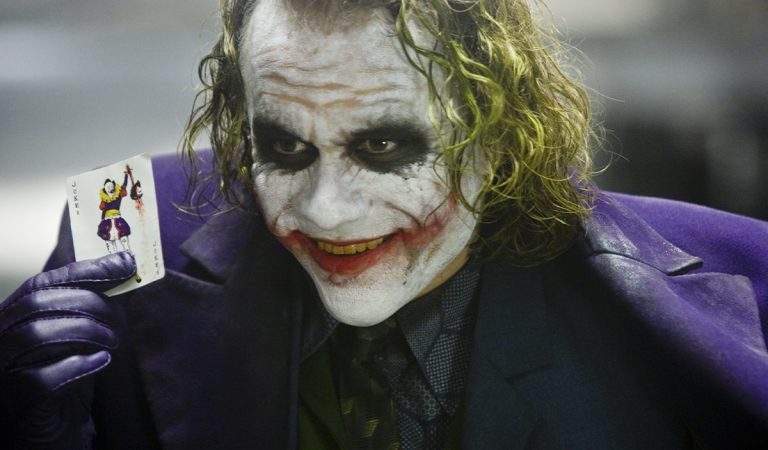 Joker z Temného rytiera mal pôvodne vyzerať inak. Jeho obrázky ti privodia nočné mory