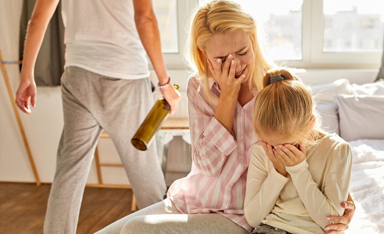 Mladá Slovenka o detstve s otcom agresívnym alkoholikom: "Keď odišiel z môjho života, vydýchla som si."