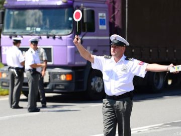 Polícia bude môcť zastaviť autá na diaľku