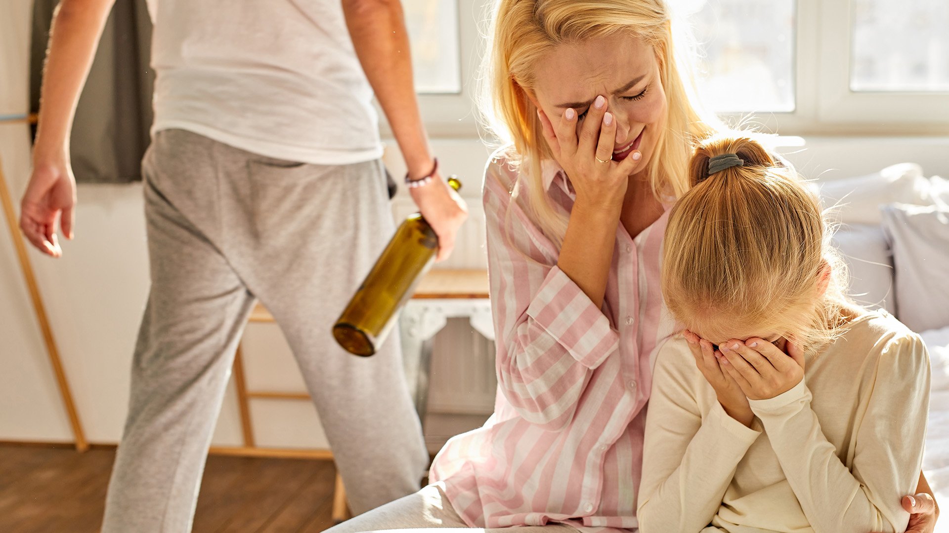 Mladá Slovenka o detstve s otcom agresívnym alkoholikom: Keď odišiel z môjho života, vydýchla som si