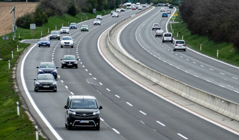 Bezplatná diaľničná známka a lacné parkovanie