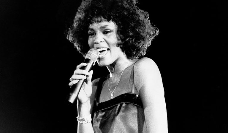 Whitney Houston či Kurt Cobain. Aké boli posledné jedlá hudobných legiend?