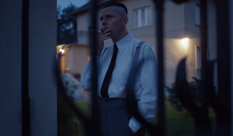 Jeden z najchválenejších filmov konečne prichádza do našich kín. Oscarová Zóna záujmu zobrazuje hrôzy holokaustu netradične