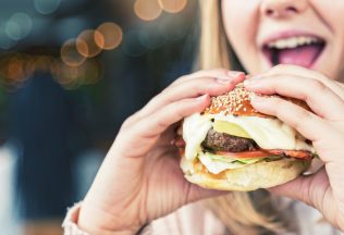 Populárny fastfood sa obzerá po Slovensku