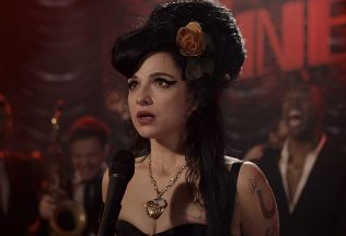 Predstaviteľka Amy Winehouse odspievala celý film sama. 10 zaujímavostí o novej dráme Back to Black, ktorá vstupuje do našich kín