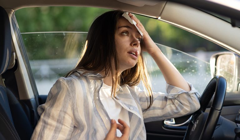 Ako vychladiť auto počas horúcich dní aj bez klimatizácie? Tieto skvelé triky ti spríjemnia jazdenie