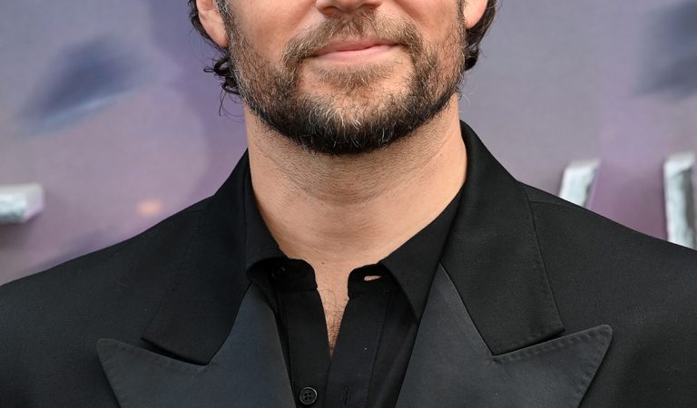 Henry Cavill sa stane otcom