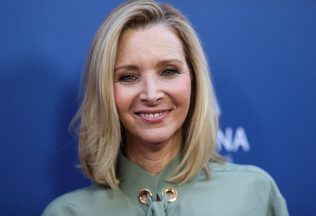 Lisa Kudrow sa dlhé roky na Priateľov nedívala. Zmenila to kvôli Matthewovi Perrymu