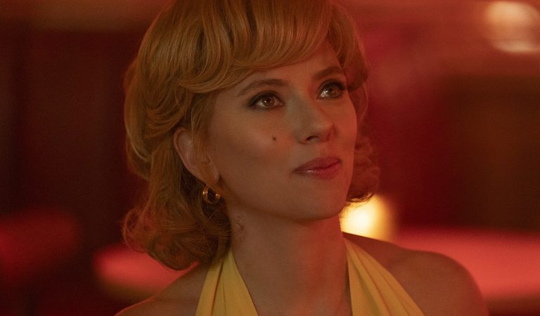 Romantická komédia Zober ma na Mesiac so Scarlett Johansson ponúkne nevšedný pohľad na známu misiu Apollo 11