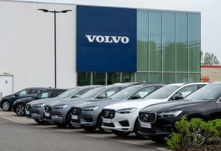 Volvo chce zamestnať tisíce ľudí