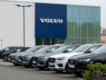 Volvo chce zamestnať tisíce ľudí