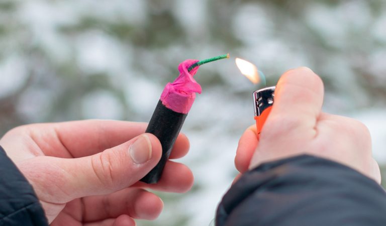 nebezpečná pyrotechnika