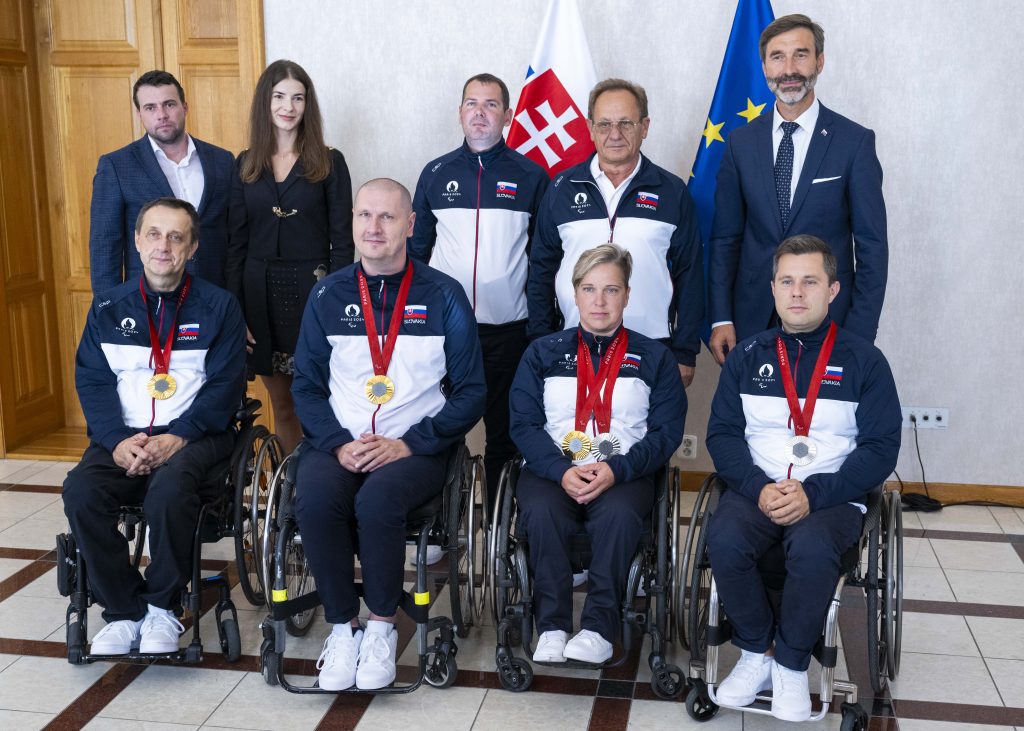 Minister zahraničných vecí SR Juraj Blanár si ani po opakovaných pokusoch nedokázal poradiť s jedným slovom.