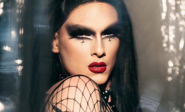 Slovenská drag queen: Dragu sa nevenujú len homosexuáli, na predstaveniach vídam aj rodiny s deťmi (ROZHOVOR)