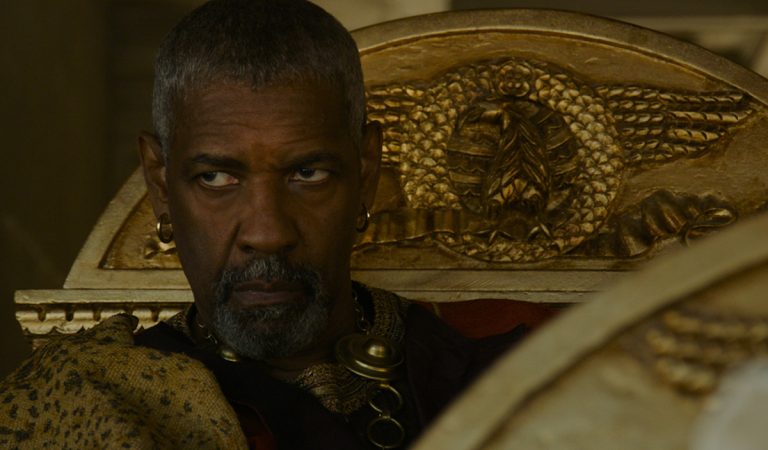 Z druhého Gladiátora vystrihli scénu, v ktorej sa Denzel Washington bozkáva s mužom. Podľa herca sa zľakli