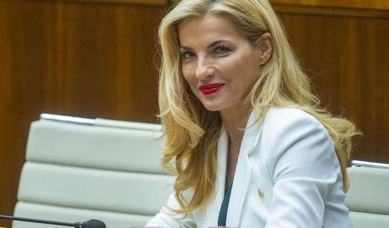 Šimkovičová nakúpila kamery za 50-tisíc eur, Slováci zúria