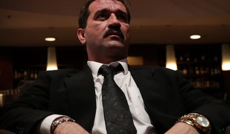 ČERNÁK prichádza. Gangsterka o živote obávaného mafiána bude temná a brutálna