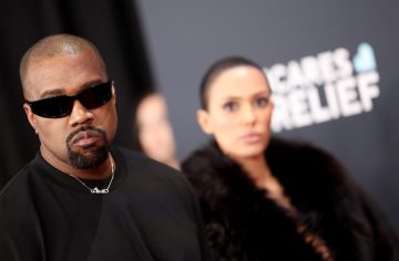 Kanye West znova útočí. Jeho manželka prišla na odovzdávanie cien Grammy takmer nahá